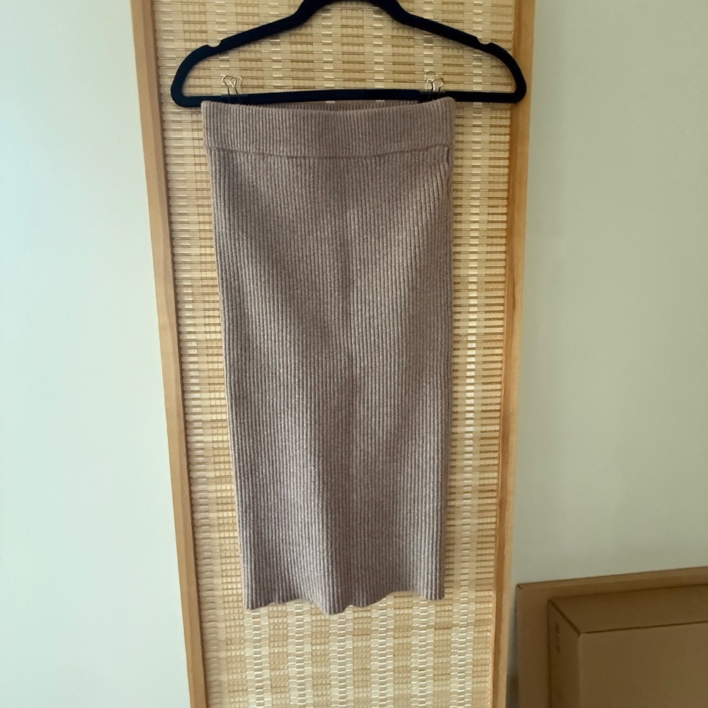 Ribbed Knit Midi Skirt - Taupe